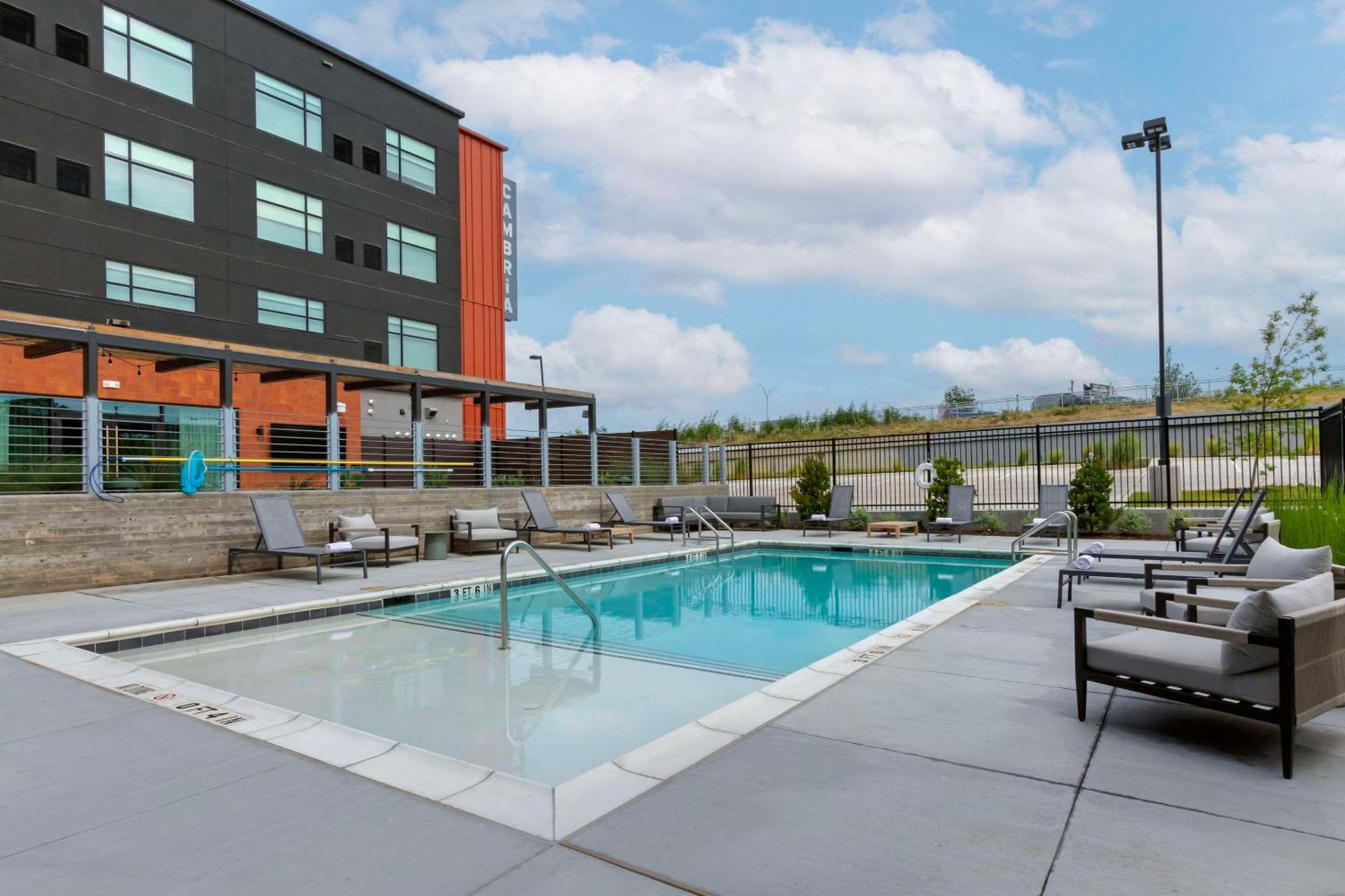 Cambria Hotel Austin Airport Dış mekan fotoğraf